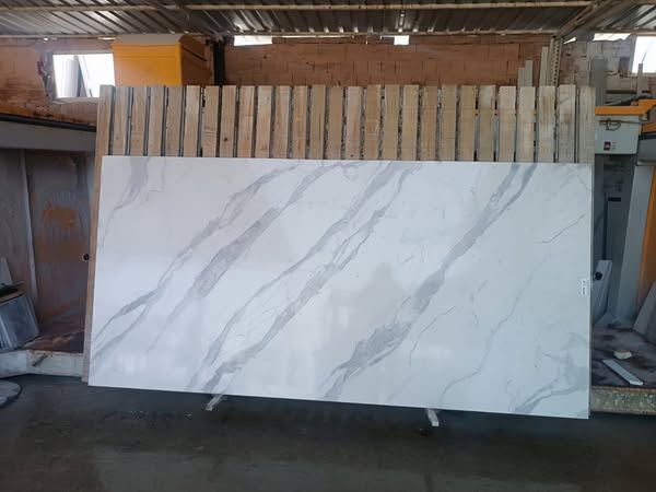 Öz Acar Mermer Introduces Porcelain-Look Quartz Surfaces
