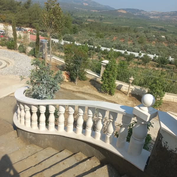 Akkaya Marble and Turning Workshop Completes Railing Installation in Kuşadası
