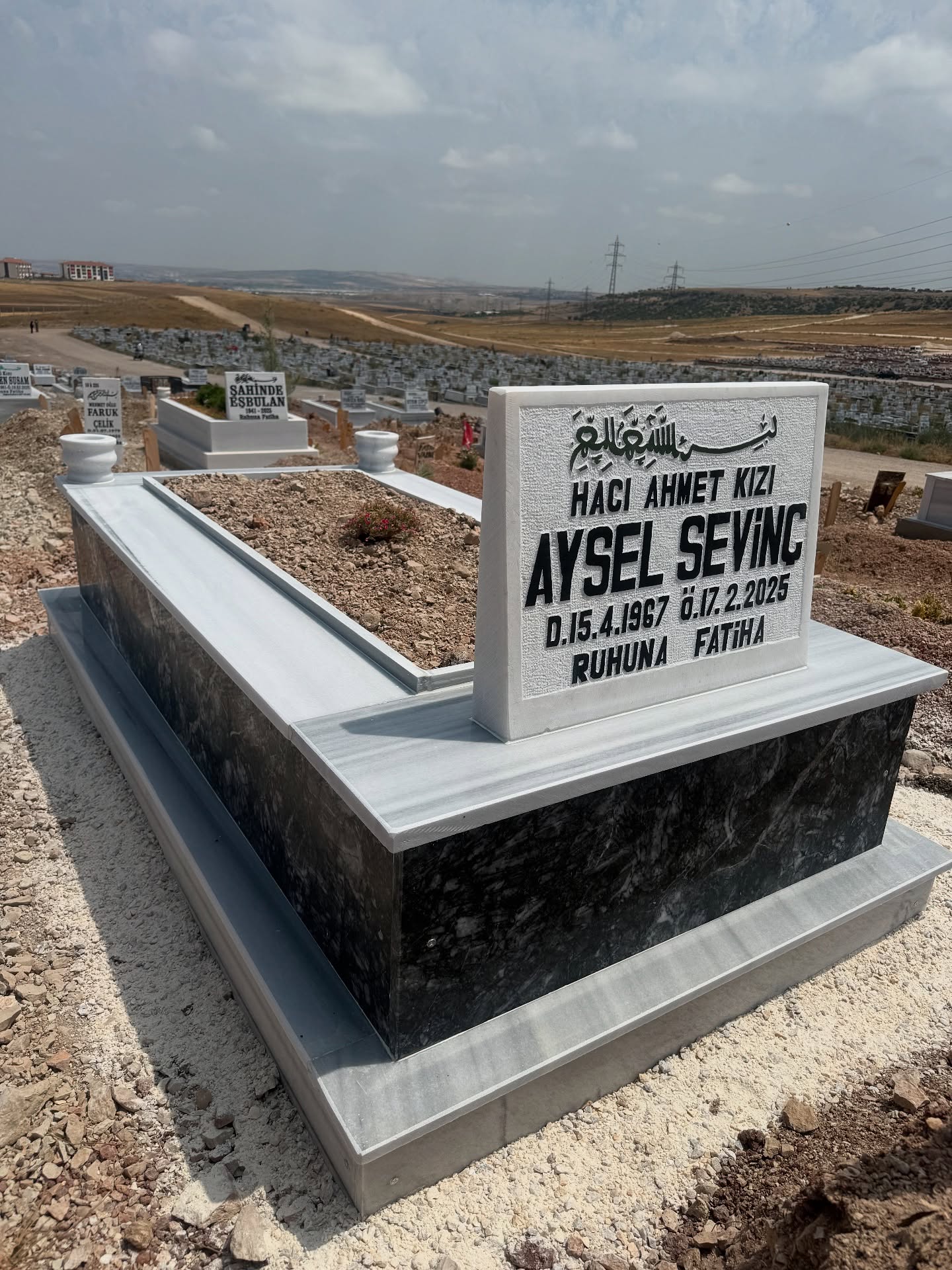 Uludağ Black Marble Tomb Application by Sağlam İş Mermer